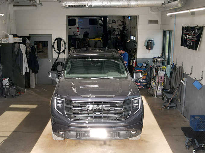 Hartland Service Detailing Bay